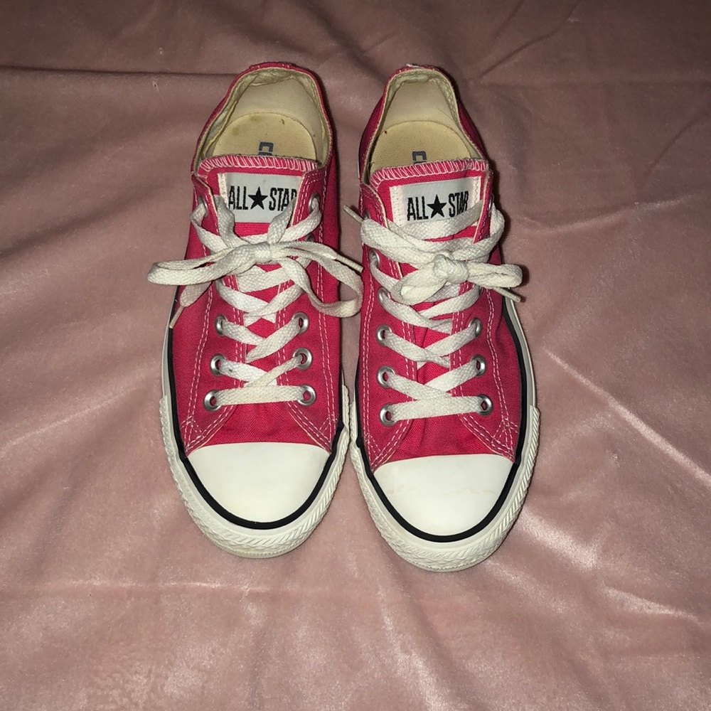 Pink converses